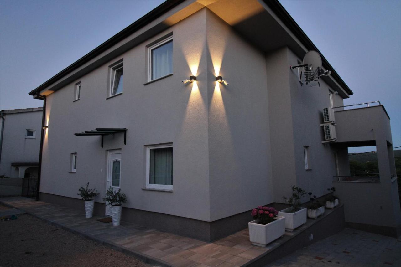 Apartments Klaudija Čižići Extérieur photo