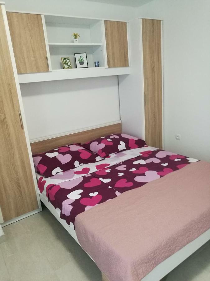 Apartments Klaudija Čižići Extérieur photo